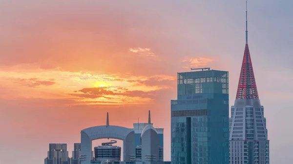 Pôr Sol Sobre Centro Financeiro Cidade Dubai Com Arranha Céus — Fotografia de Stock
