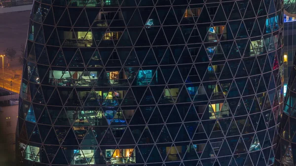 Janelas Exterior Edifício Arranha Céus Final Noite Com Luzes Interiores — Fotografia de Stock