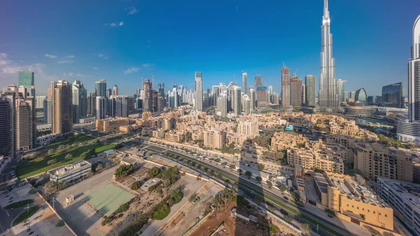 Dubai Downtown Morgen Zeitraffer Mit Sonne Reflektiert Vom Höchsten Wolkenkratzer — Stockfoto