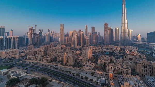 Dubai Downtown Rano Panoramiczny Timelapse Słońcem Odbitym Najwyższego Drapacza Chmur — Zdjęcie stockowe