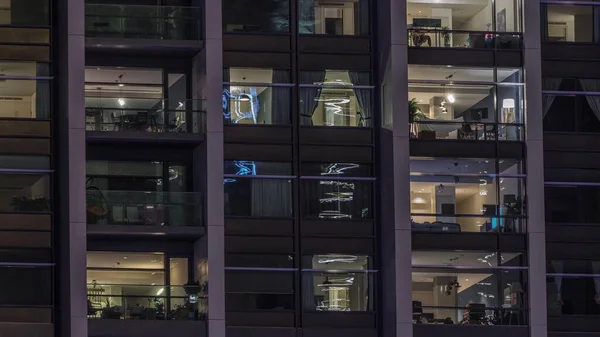 Grandes Ventanas Brillantes Oficinas Modernas Edificios Residenciales Timelapse Por Noche —  Fotos de Stock