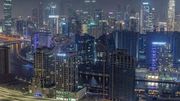 Skyline Moderní Architekturou Dubaje Obchodní Záliv Osvětlené Věže Noční Čas — Stock fotografie