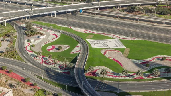 Τεράστια Διασταύρωση Αυτοκινητόδρομο Μεταξύ Της Περιοχής Jlt Και Ντουμπάι Μαρίνα — Φωτογραφία Αρχείου