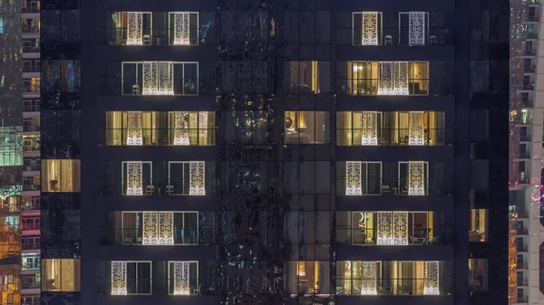 Ventanas Luces Oficinas Modernas Edificios Residenciales Timelapse Por Noche Rascacielos —  Fotos de Stock