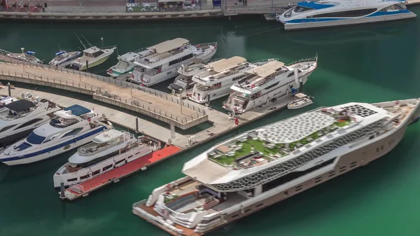 Luftaufnahme Des Dubai Marina Canal Mit Schwimmenden Booten Zeitraffer Weiße — Stockfoto