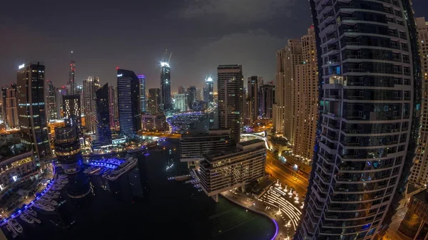 Luchtfoto Naar Dubai Jachthaven Verlichte Wolkenkrabbers Rond Kanaal Met Drijvende — Stockfoto