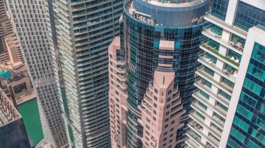 Dubai Marina 'nın en uzun gökdelenlerin zaman çizelgesini gösteren manzarasına bakın. Yukarıdan yukarıdan bir görüntü. Dubai, BAE