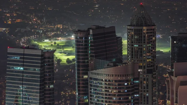 Jumeirah Lakes Kuleleri Bölgesi Sheikh Zayed Yolu Boyunca Aydınlık Gökdelenleri — Stok fotoğraf