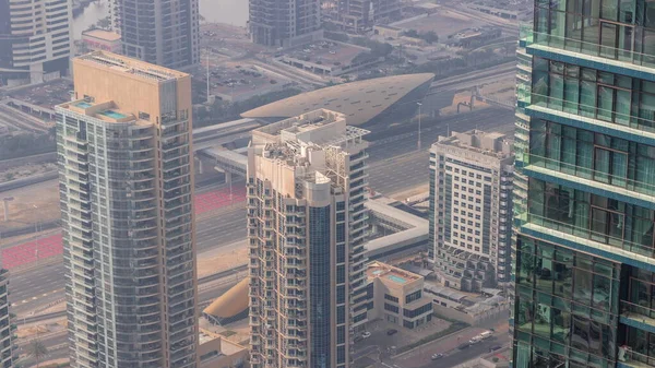 Dubai Torres Marina Com Tráfego Estrada Sheikh Zayed Perto Estação — Fotografia de Stock