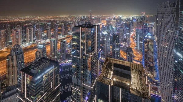 Dubai Marina Och Jlt Distrikt Med Trafik Motorvägen Mellan Skyskrapor — Stockfoto