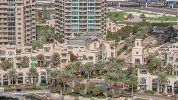 Picturesque fountain on Dubai Marina promenade aerial timelapse — Stock Video