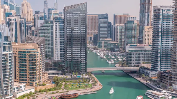 Dubai Marina Mit Mehreren Booten Und Yachten Die Hafen Und — Stockfoto