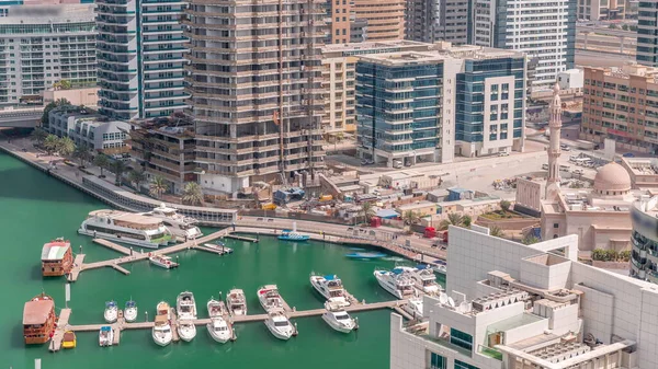 Många Båtar Och Båtar Parkerade Hamnen Antenn Timelapse Dubai Marina — Stockfoto