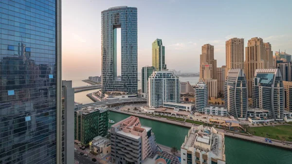 Dubai Marina Felhőkarcolók Jbr Kerület Naplemente Után Megvilágított Luxus Épületek — Stock Fotó