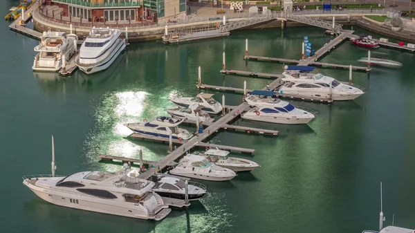 Barcos Lujo Yates Atracados Dubai Marina Timelapse Aéreo Barcos Motor — Foto de Stock