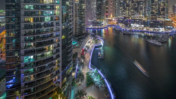 Passeio Marítimo Com Palmeiras Dubai Marina Noite Timelapse Iates Barcos — Fotografia de Stock