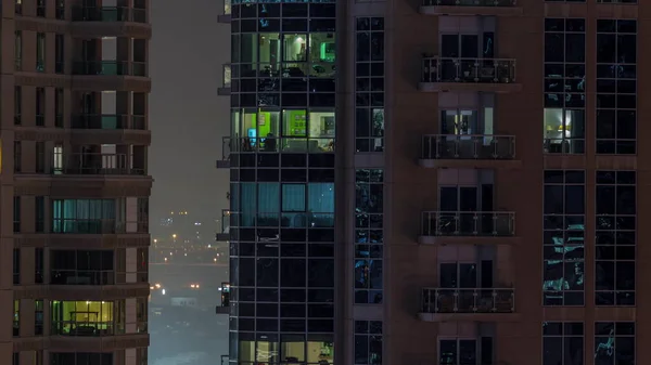 Panorama Nocturne Plat Lumière Multicolore Dans Les Fenêtres Bâtiments Étages — Photo