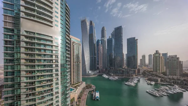Dubai Jachthaven Hoogste Wolkenkrabbers Jachten Haven Luchtfoto Timelapse Gedurende Hele — Stockfoto