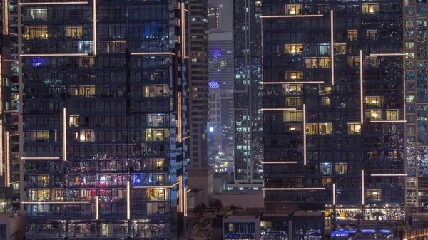 Panorama Noite Plana Luz Piscando Multicolorido Janelas Edifícios Vários Andares — Fotografia de Stock