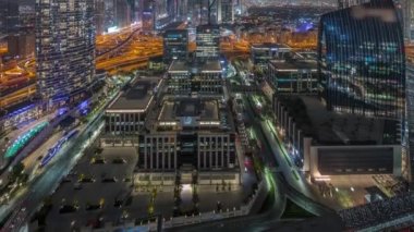 Fütürist Dubai Şehir Merkezi ve Finans Bölgesi Ufuk Çizgisi Hava Gecesi Zaman Çizelgesi.