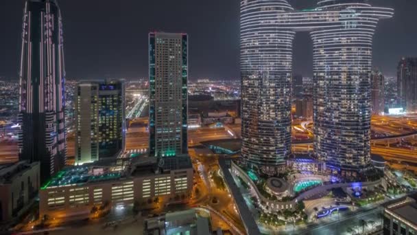 Niebo widok na drapacze chmur i hotele w Dubaju centrum lotnicze timelapse. — Wideo stockowe