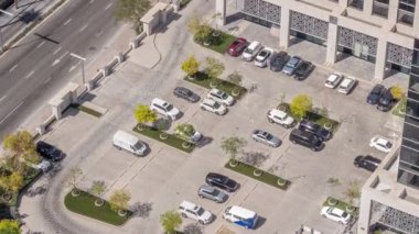 Otopark tüm gün yukarıdan izleniyor. Zaman ayarlı, hava manzaralı..