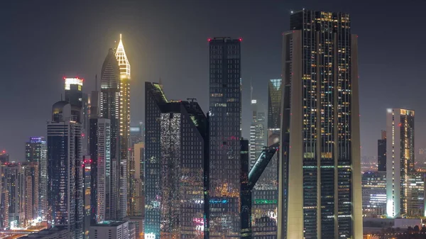 Bliska Widok Dzielnicę Dubai Financial Center Wysokimi Drapaczami Chmur Oświetlonymi — Zdjęcie stockowe