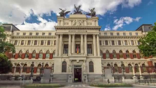 Palais du gouvernement façade du ministère de l'Agriculture bâtiment timelapse hyperlapse à Madrid, Espagne. — Video