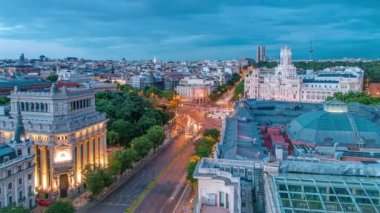 Madrid 'den gece-gündüz panorama manzarası Madrid Post Palacio Comunicaciones, İspanya