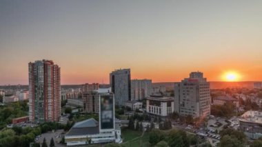 Kharkiv şehir panoraması, sabahtan akşama kadar. Ukrayna.