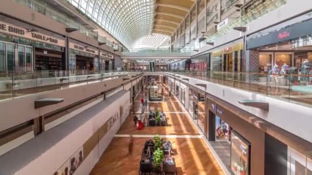 Interior de The Shoppes en Marina Bay Sands timelapse . — Vídeo de stock