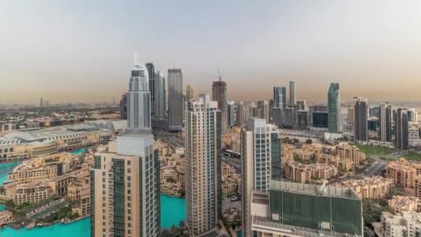 Skyline panorámico aéreo de una gran ciudad futurista timelapse. Bahía de negocios y centro — Vídeo de stock