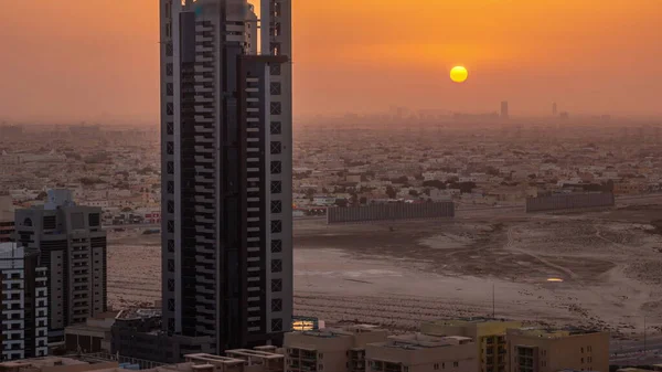 Soluppgång Över Skyskrapor Barsha Heights Distrikt Och Villa Hus Bakgrund — Stockfoto