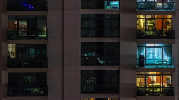 Fenêtres Immeuble Appartements Nuit Timelapse Lumière Des Chambres Éclairées Maisons — Photo
