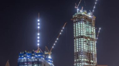 Turnalar yeni gökdelenlerin gece zaman çizelgesi üzerinde çalışıyorlar.