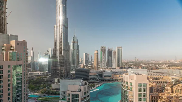 Dubai Belvárosában Városkép Naplementekor Nap Tükröződik Üveg Felületén Legmagasabb Felhőkarcolók — Stock Fotó