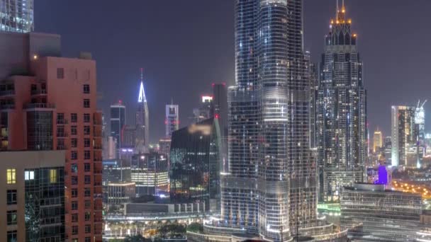 Vista aérea de Dubai International Financial Centre rascacielos noche timelapse — Vídeos de Stock