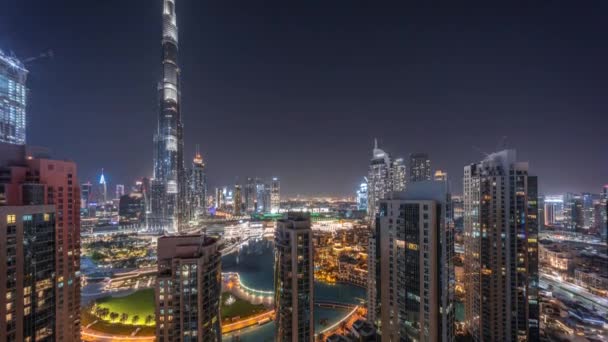 Dubai Downtown paesaggio urbano con grattacieli più alti intorno aerea tutta la notte timelapse. — Video Stock