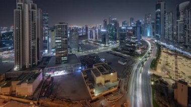 Panorama, Bay Bulvarı 'nı Business Bay hava sahasında bulunan modern kulelerle gösteriyor.