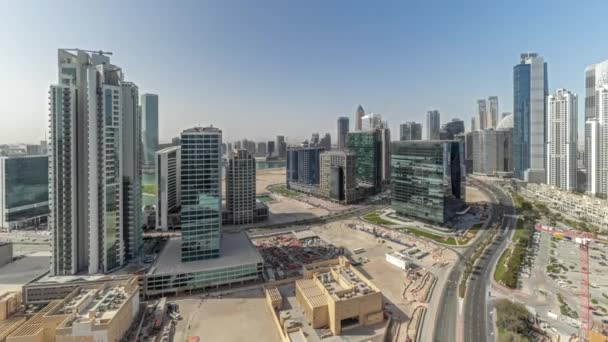 Panorama che mostra Bay Avenue con moderne torri di sviluppo residenziale a Business Bay timelapse aerea, Dubai — Video Stock