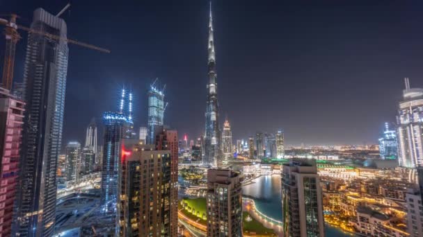 Dubai Downtown bybillede med højeste skyskrabere omkring antenne nat timelapse. – Stock-video