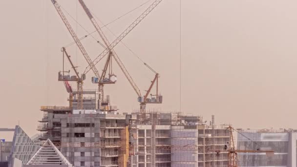 El proceso de construcción de un complejo residencial timelapse aéreo. — Vídeo de stock