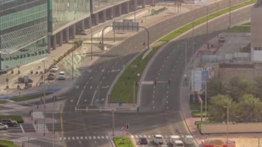 Dubai 'deki yol kesişiminde yoğun trafik var. Bölge hava trafiği, BAE