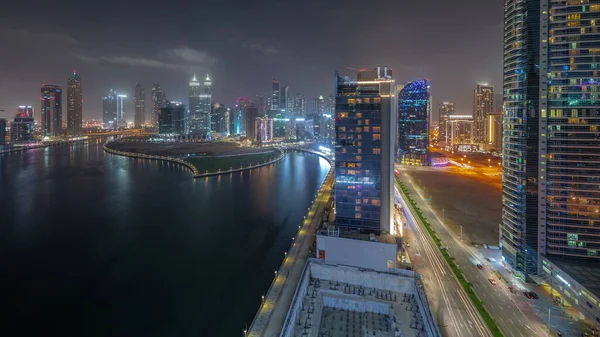 Cityscape Mrakodrapů Dubajské Obchodní Zátoce Vodní Kanál Letecké Noci Timelapse — Stock fotografie