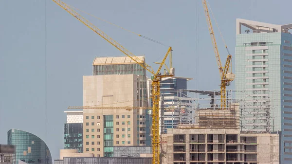 Guindastes Trabalhando Site Construção Com Novos Arranha Céus Uma Timelapse — Fotografia de Stock