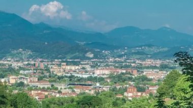 Ortaçağ Bergamo timelapse - Kuzey İtalya güzel ortaçağ şehir görünümünü