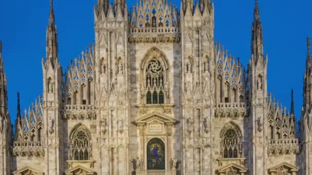 Katedra w Mediolanie dzień do nocy timelapse Duomo di Milano jest gotycka katedra kościół w Mediolan, Włochy. — Wideo stockowe