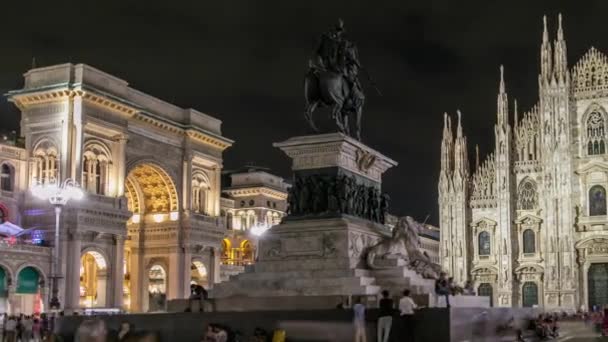 Catedral de Milán noche timelapse Duomo di Milano es la iglesia catedral gótica de Milán, Italia . — Vídeos de Stock