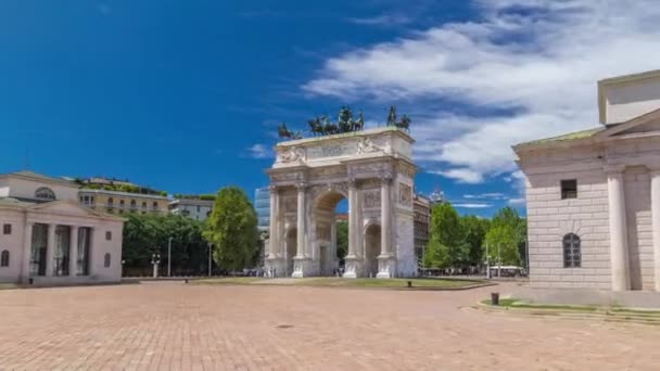Simplon 广场时差 hyperlapse 的和平拱门。这是一个新古典主义的凯旋拱门 — 图库视频影像