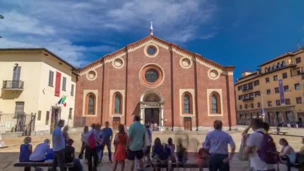 Santa Maria delle Grazie timelapse hyperlapse med blå mulen himmel. — Stockvideo
